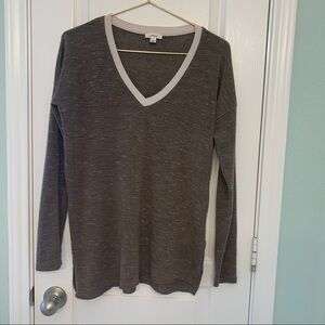 Aritzia Wilfred Sherbrooke T-Shirt V Neck Sweater